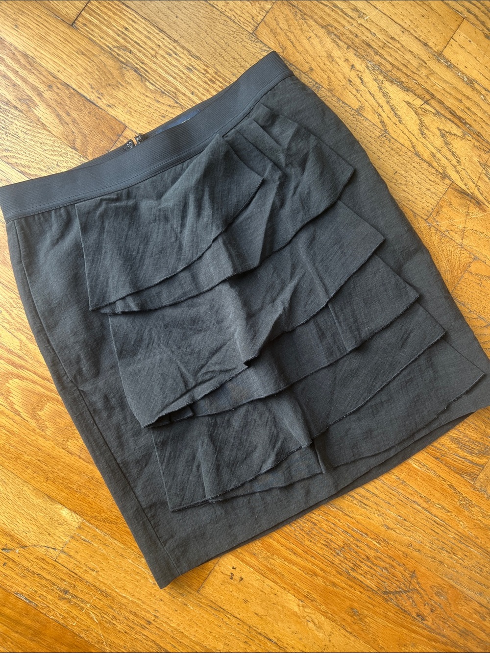 Banana Republic Black Tiered Ruffle Mini Skirt size 2  NWOT